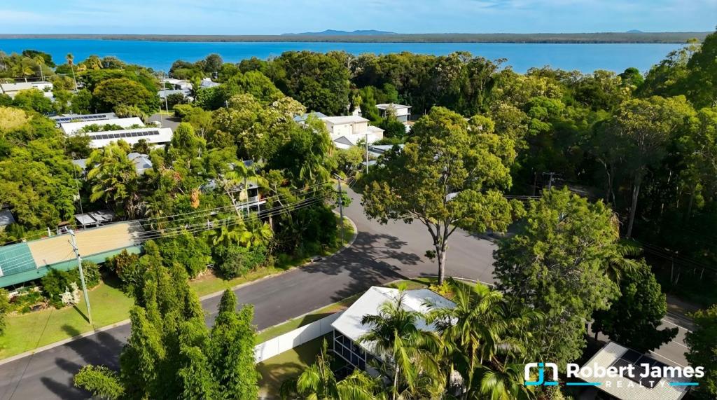 42 Laguna St, Boreen Point, QLD 4565