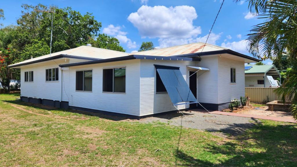 29 Spencer St, Gayndah, QLD 4625