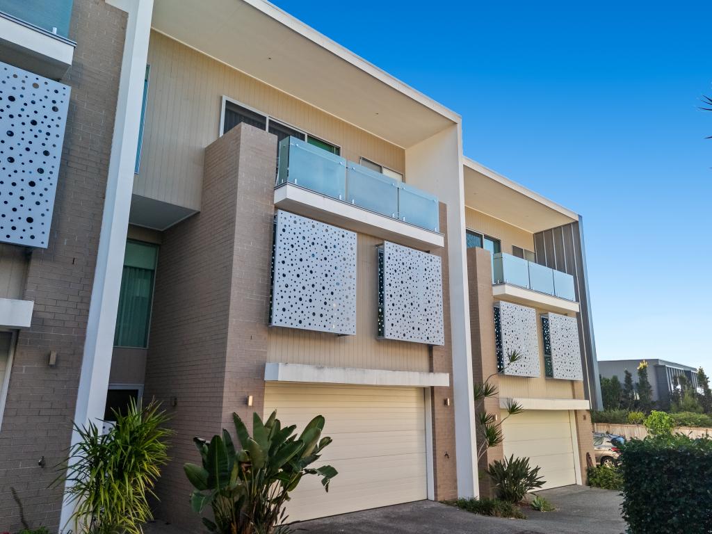 2/5 Egerton St, Southport, QLD 4215