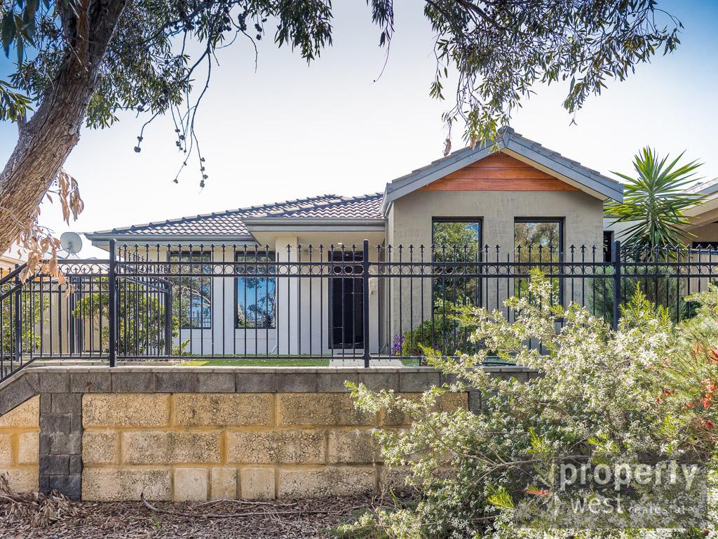 9 SNIPE LANE, TAPPING, WA 6065