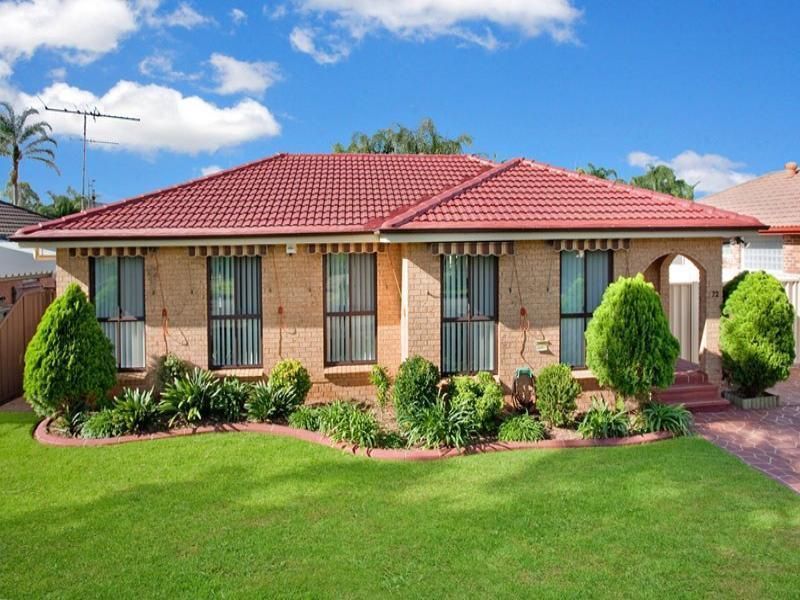 72 TALLAGANDRA DR, QUAKERS HILL, NSW 2763