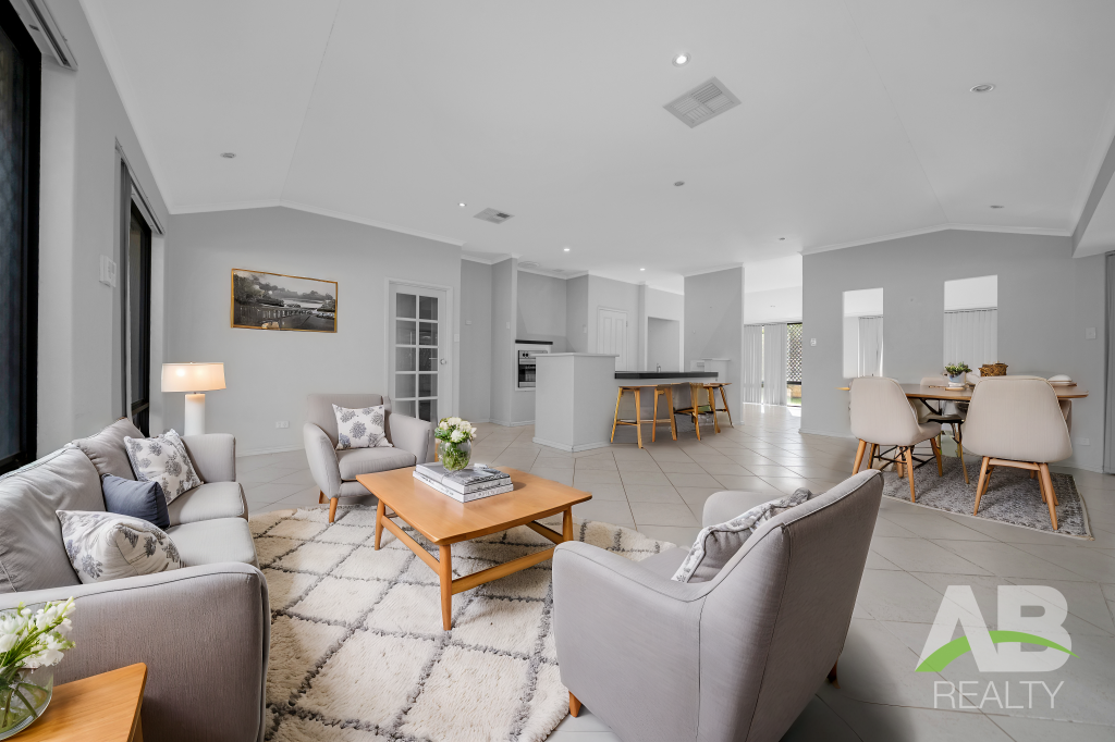 32 Bibbulmun Ent, Sinagra, WA 6065