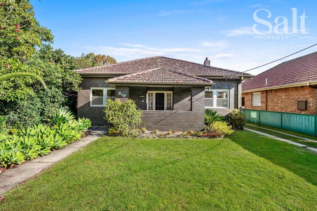 219 Parkway Ave, Hamilton South, NSW 2303