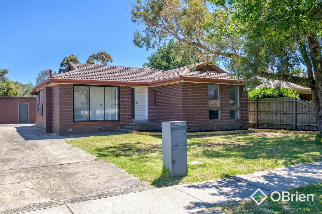 7 Dearing Ave, Cranbourne, VIC 3977