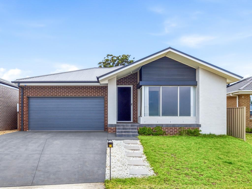 27 Leggett St, Spring Farm, NSW 2570