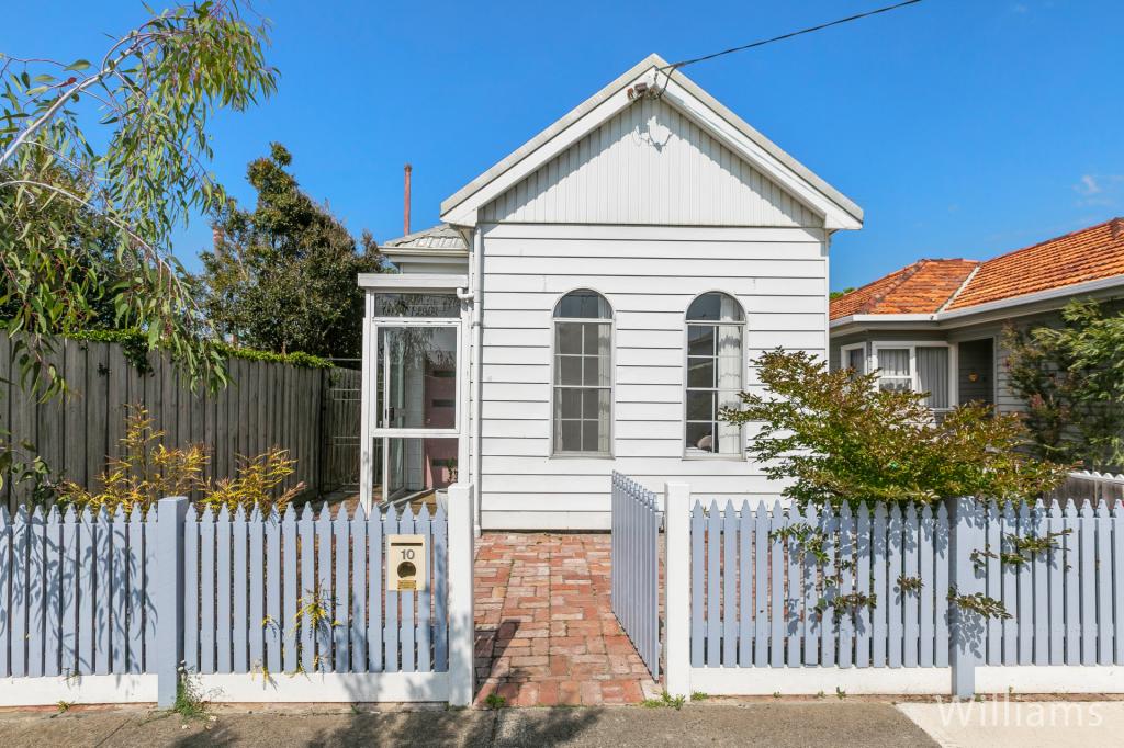 10 Irving St, Newport, VIC 3015