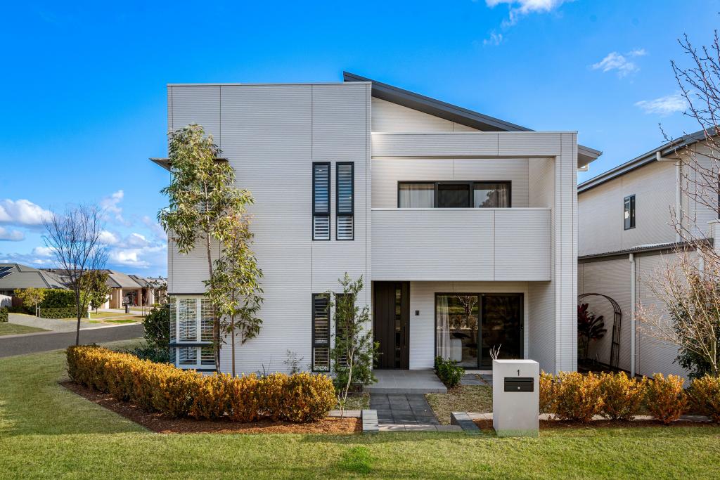 1 Elmswood Lane, Gledswood Hills, NSW 2557