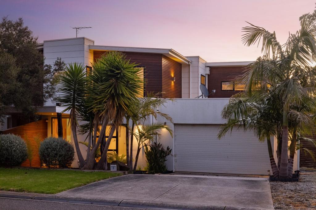 2 SPAVEN CT, COWES, VIC 3922
