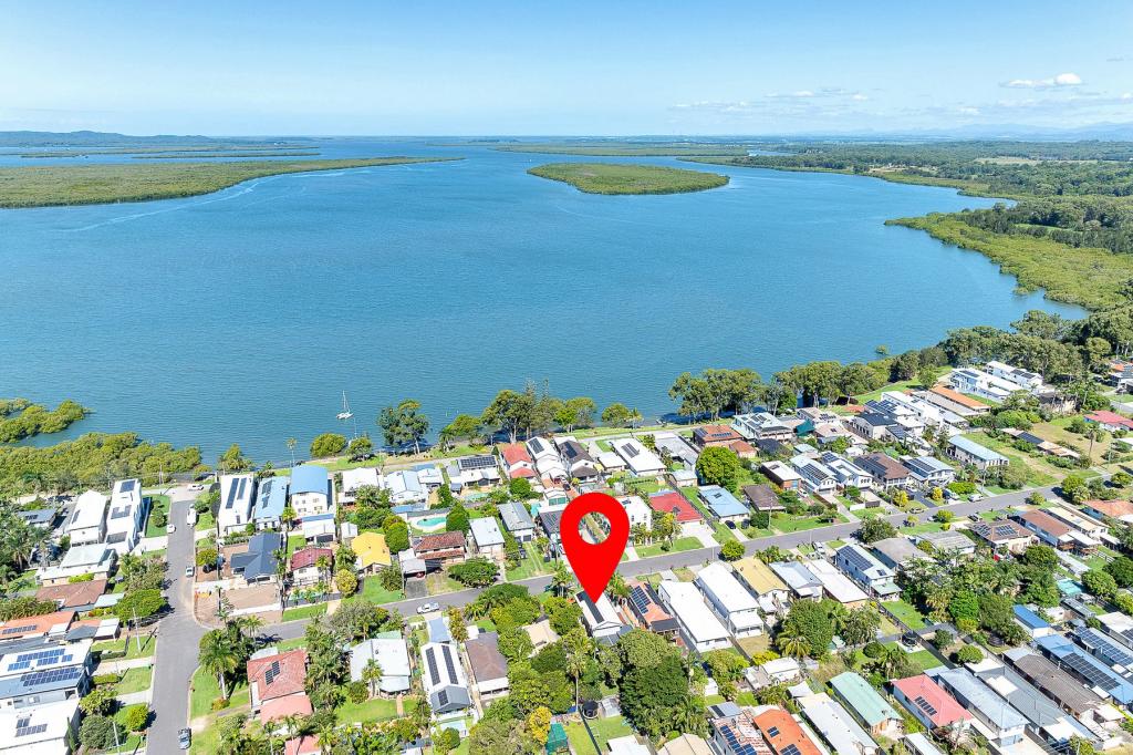 44 Rusbrook St, Redland Bay, QLD 4165