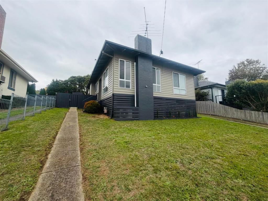 16 Burton St, Warragul, VIC 3820