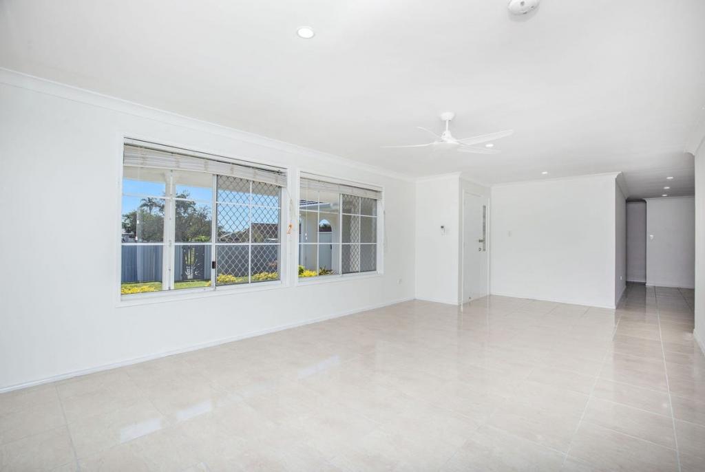 10 Queenscliff Cres, Robina, QLD 4226