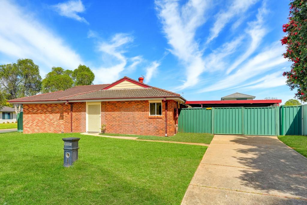 1 Maroni Pl, St Clair, NSW 2759
