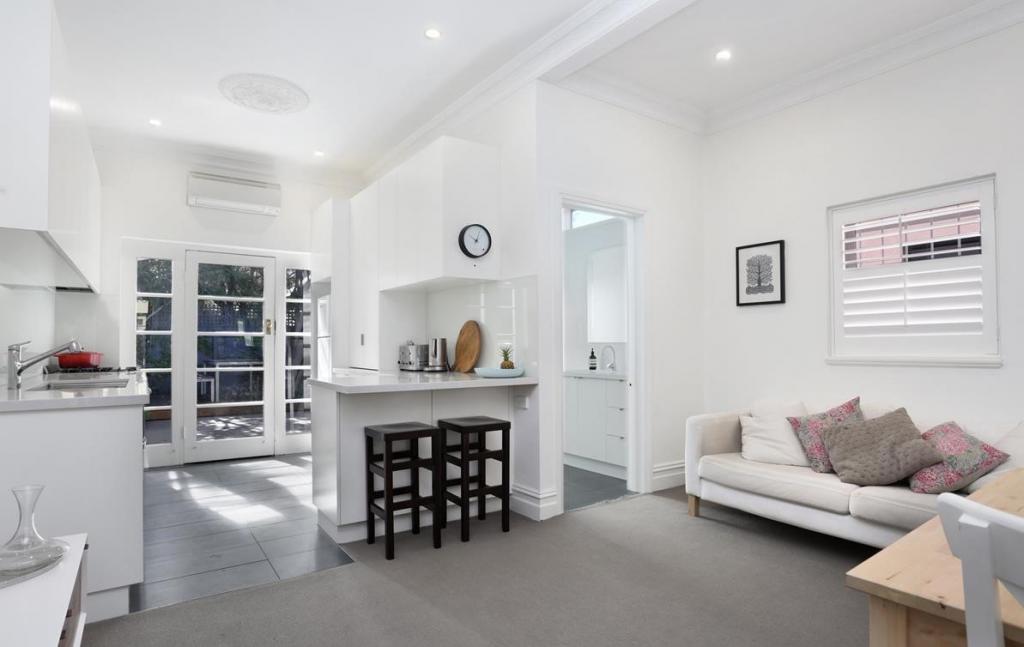 21 DOVER ST, CREMORNE, VIC 3121