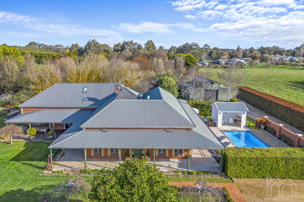 24 Kronks Lane, Woodend North, VIC 3442