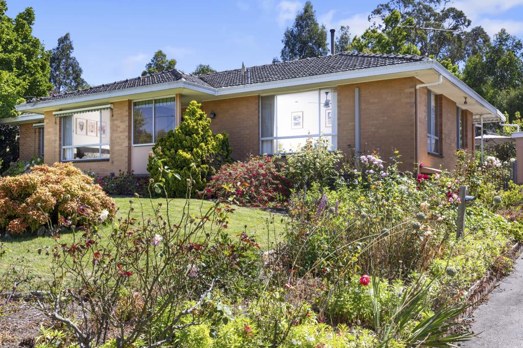 18 Clarence St, Loch, VIC 3945