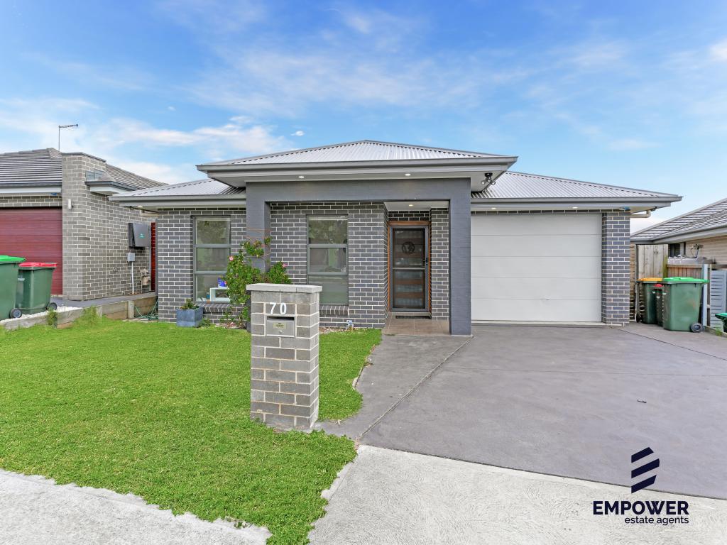 70 Crowley Bvd, Claymore, NSW 2559