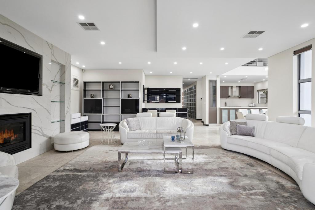 96 Rawson Rd, Greenacre, NSW 2190