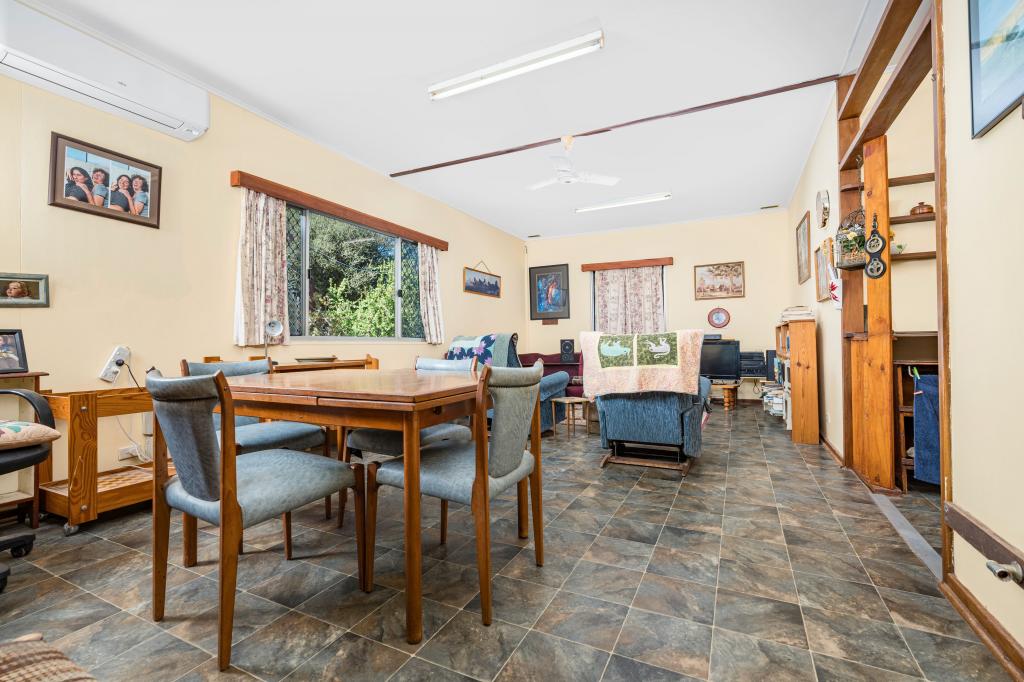 9 Seacrest Way, Drummond Cove, WA 6532