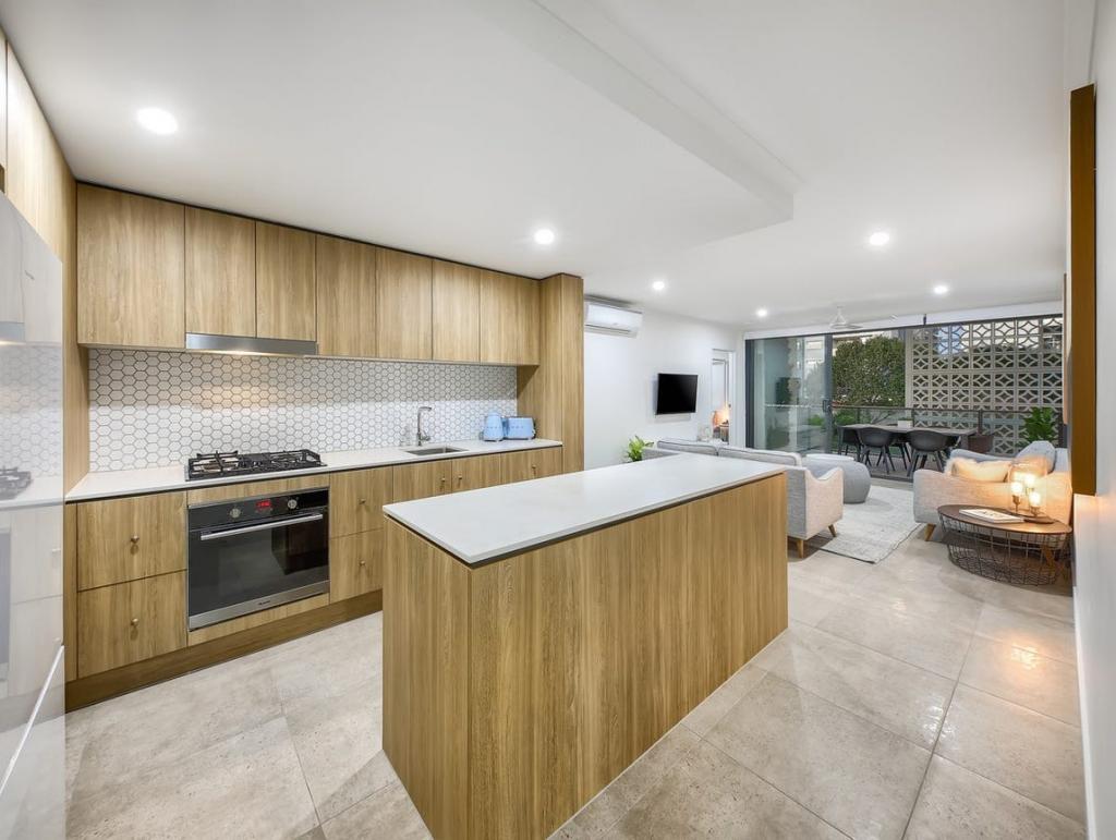 305/16 Curwen Tce, Chermside, QLD 4032