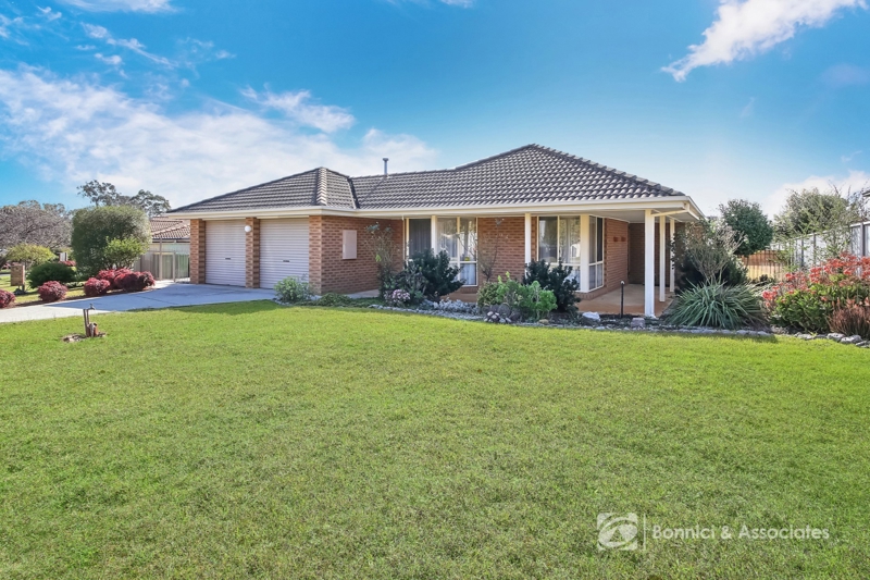 8 ELMSLIE CCT, WEST WODONGA, VIC 3690