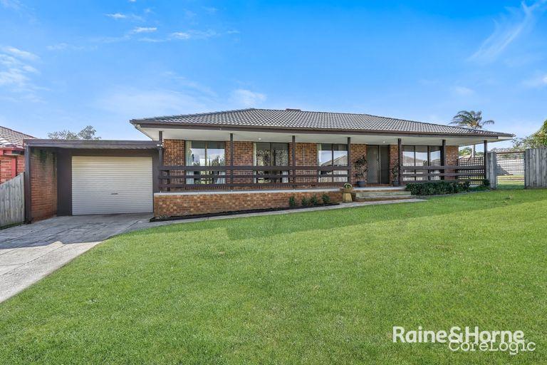 5 Walnut Ct, Cranbourne North, VIC 3977