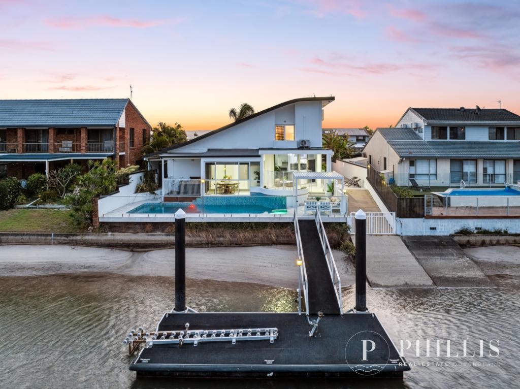 11 Seaspray St, Paradise Point, QLD 4216
