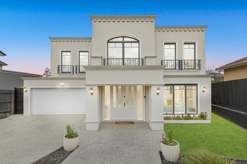 8 CASTLE CL, GLEN WAVERLEY, VIC 3150