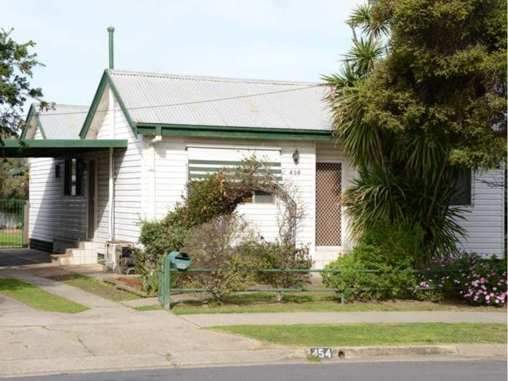 454 PRUNE ST, LAVINGTON, NSW 2641