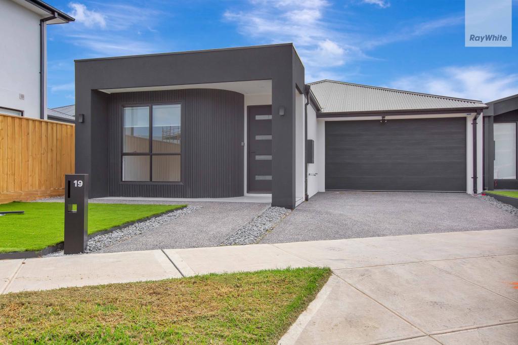 19 Cassia Way, Mickleham, VIC 3064