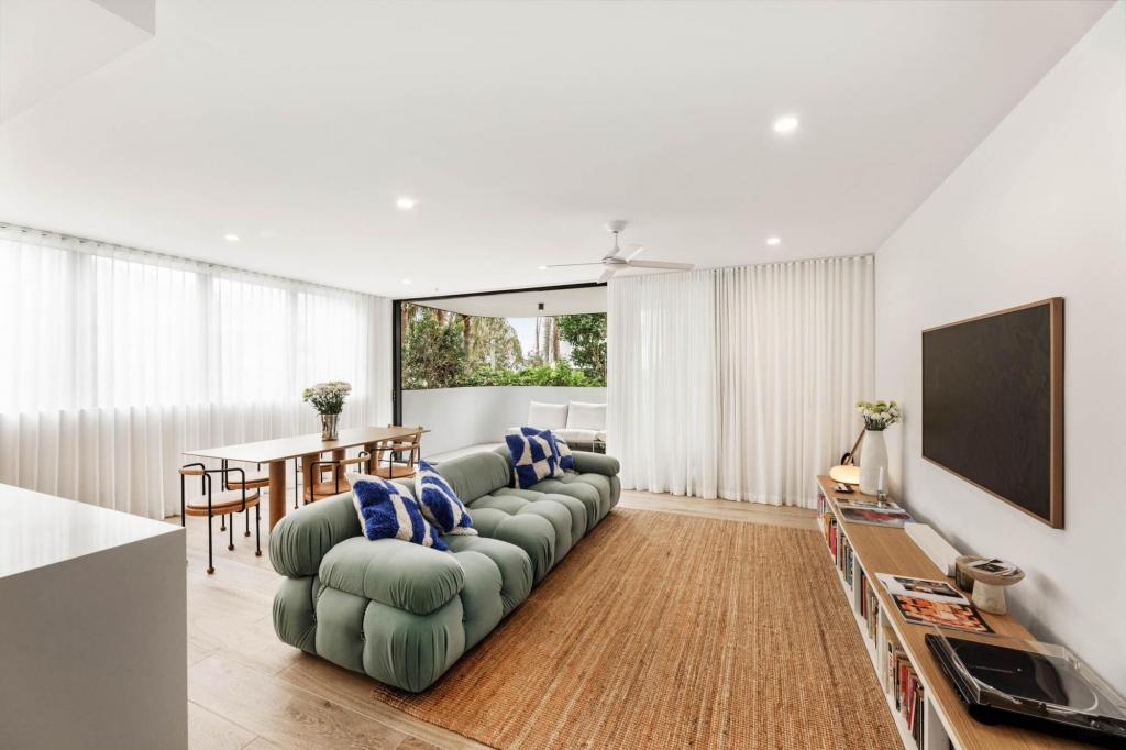 208/2 Mawarra St, Palm Beach, QLD 4221