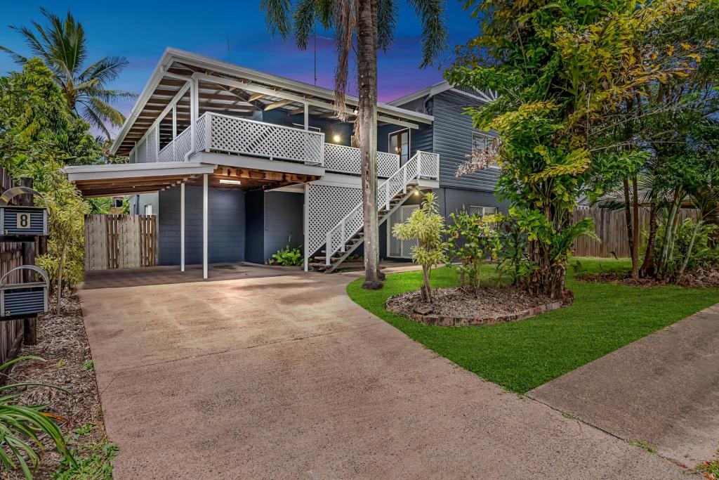8 Chaplain Ave, Manunda, QLD 4870