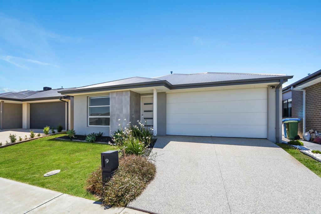 9 Ladder Rd, Clyde, VIC 3978