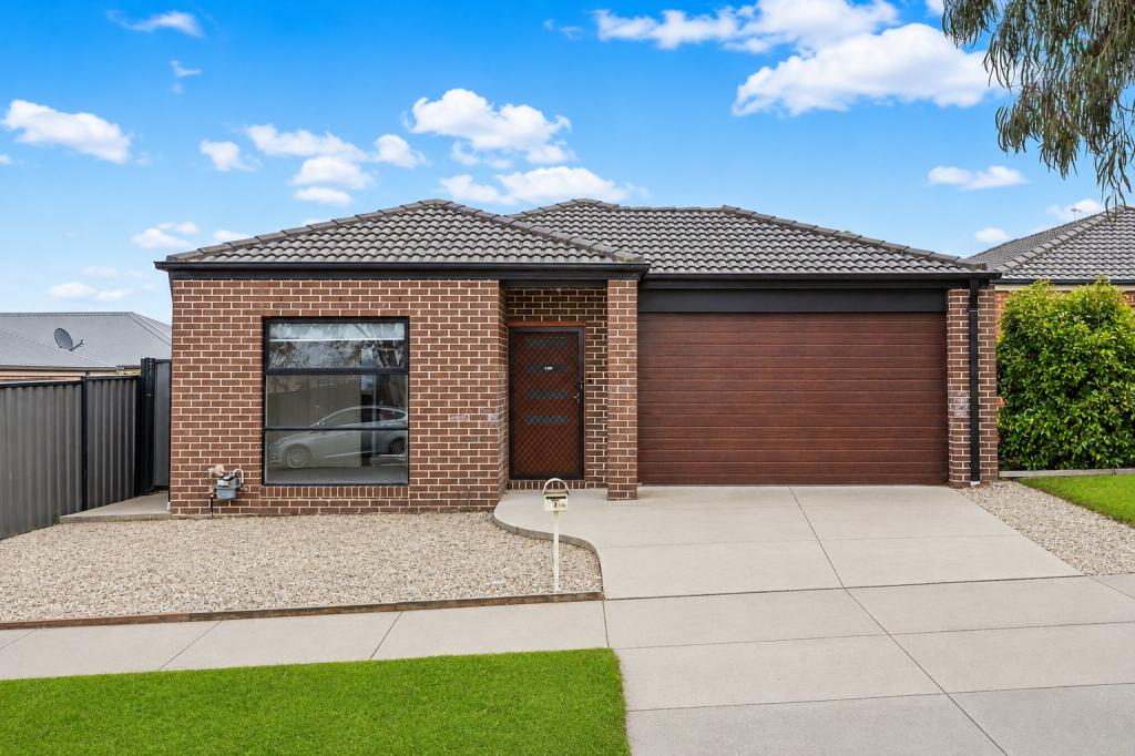 3 BOTHAM CRES, PAKENHAM, VIC 3810