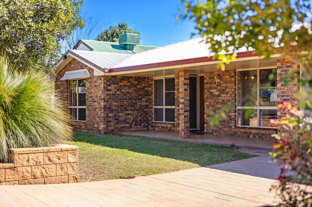 11 Fischer Ct, Kearneys Spring, QLD 4350