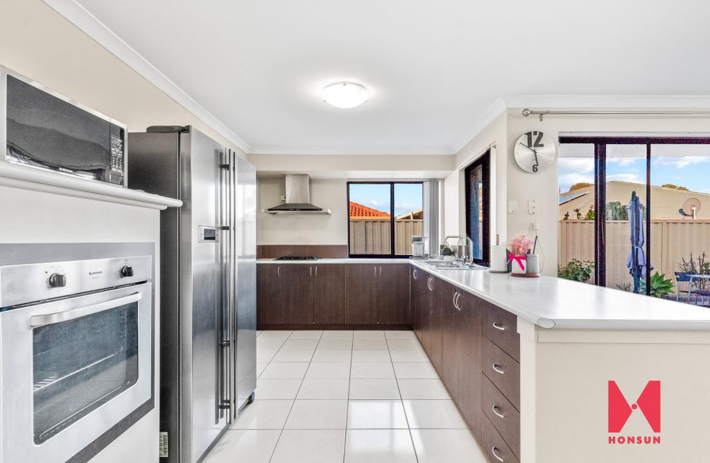 4 HAZLETT WAY, CANNING VALE, WA 6155