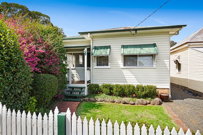 4 Shipley St, East Toowoomba, QLD 4350
