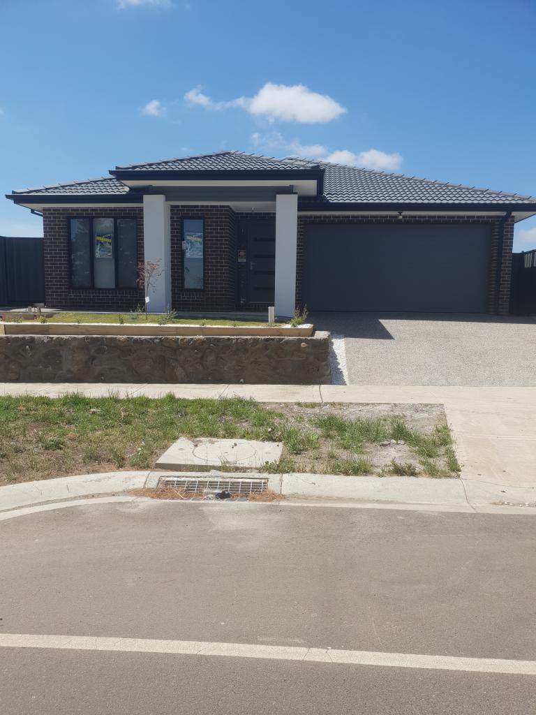 7 PRESTIGE DR, KALKALLO, VIC 3064