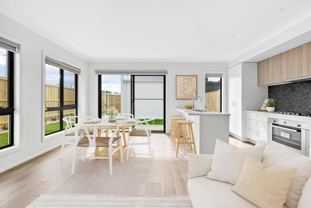 44 MELALEUCA ST, ARMSTRONG CREEK, VIC 3217