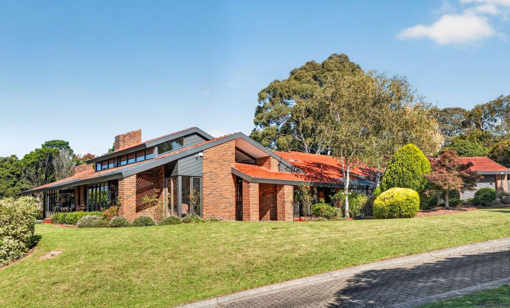 1 Leanne Ct, Doncaster East, VIC 3109