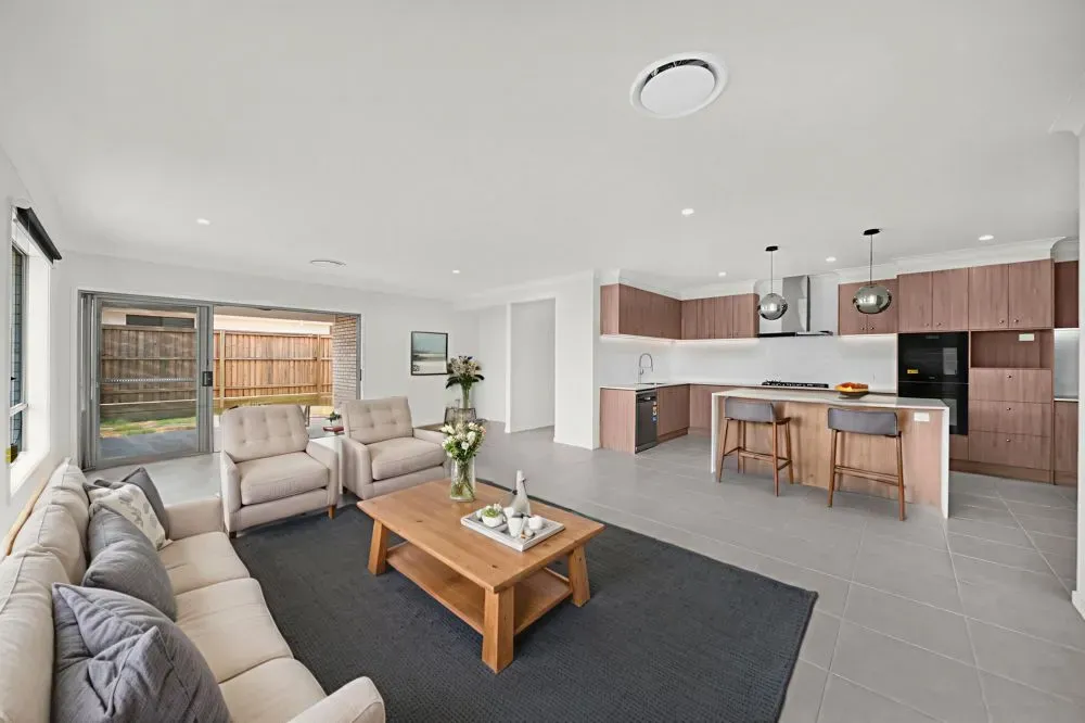 4 Lunar St, Flagstone, QLD 4280