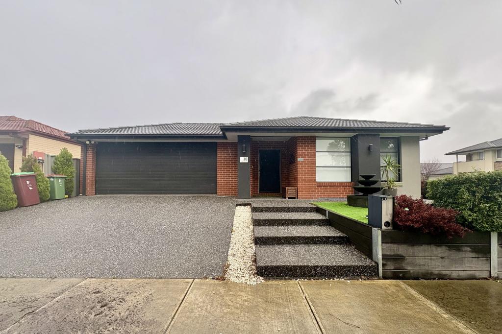30 CHALLENGER CCT, CRANBOURNE EAST, VIC 3977