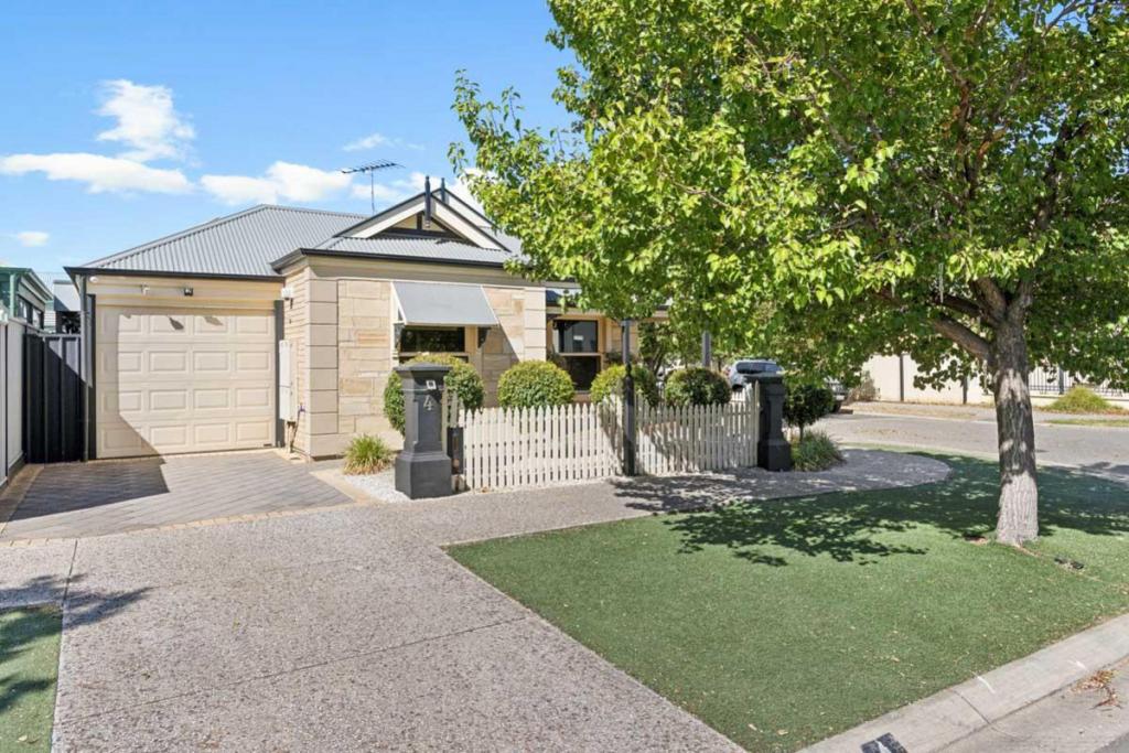 4 Newland Way, Mawson Lakes, SA 5095