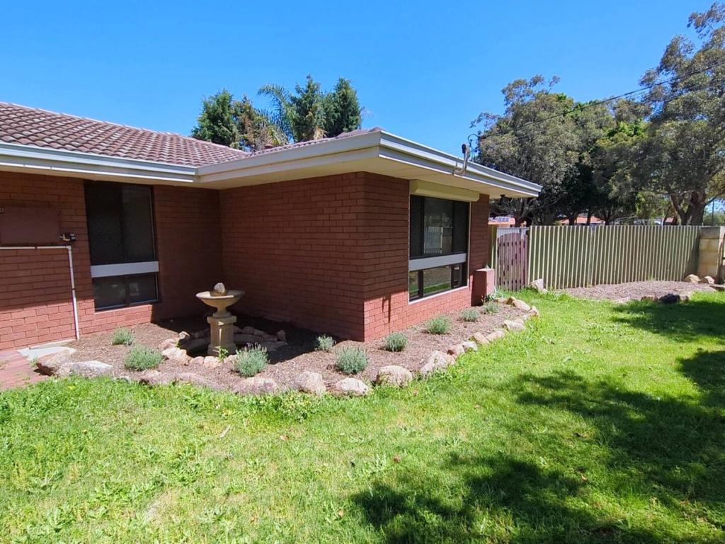 2 Harpenden St, Huntingdale, WA 6110