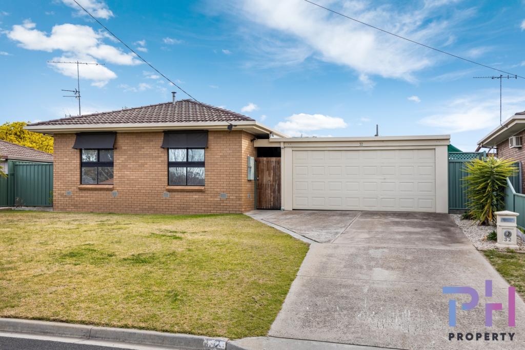 32 Thomas St, Kangaroo Flat, VIC 3555