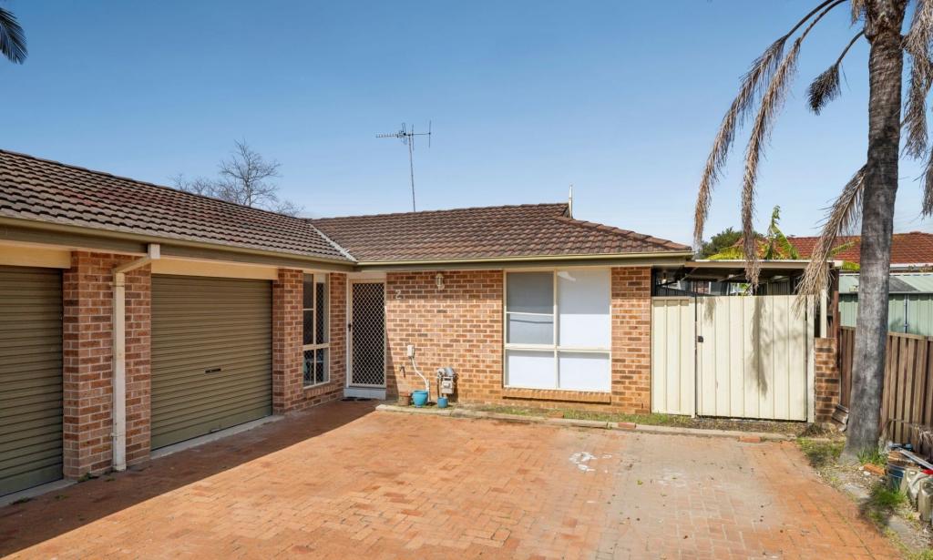 2/212-214 Cockatiel Cct, Green Valley, NSW 2168