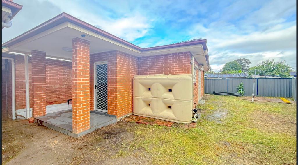 24b Nicholls St, Warwick Farm, NSW 2170