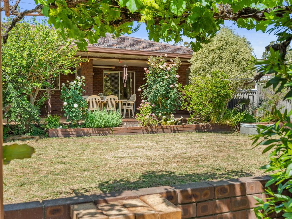 28 Brooks St, Kalamunda, WA 6076