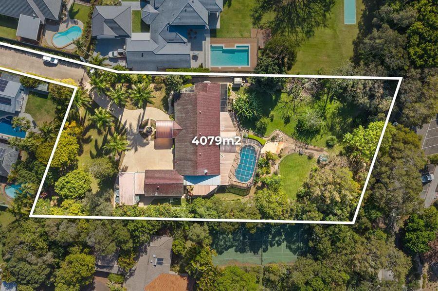 69 Marbella Dr, Benowa, QLD 4217