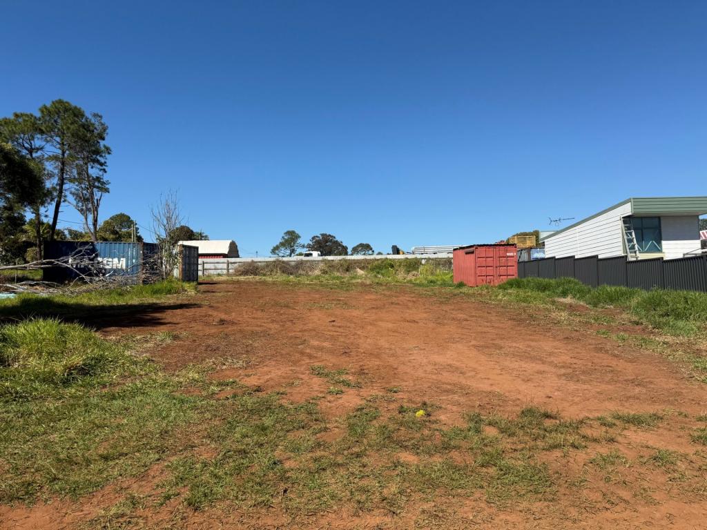 10 ROBERT ST, RUSSELL ISLAND, QLD 4184