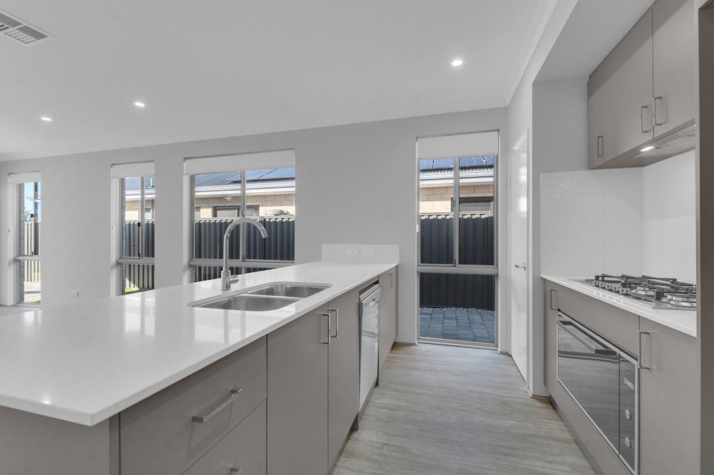 4 Swanzey Gr, Wellard, WA 6170